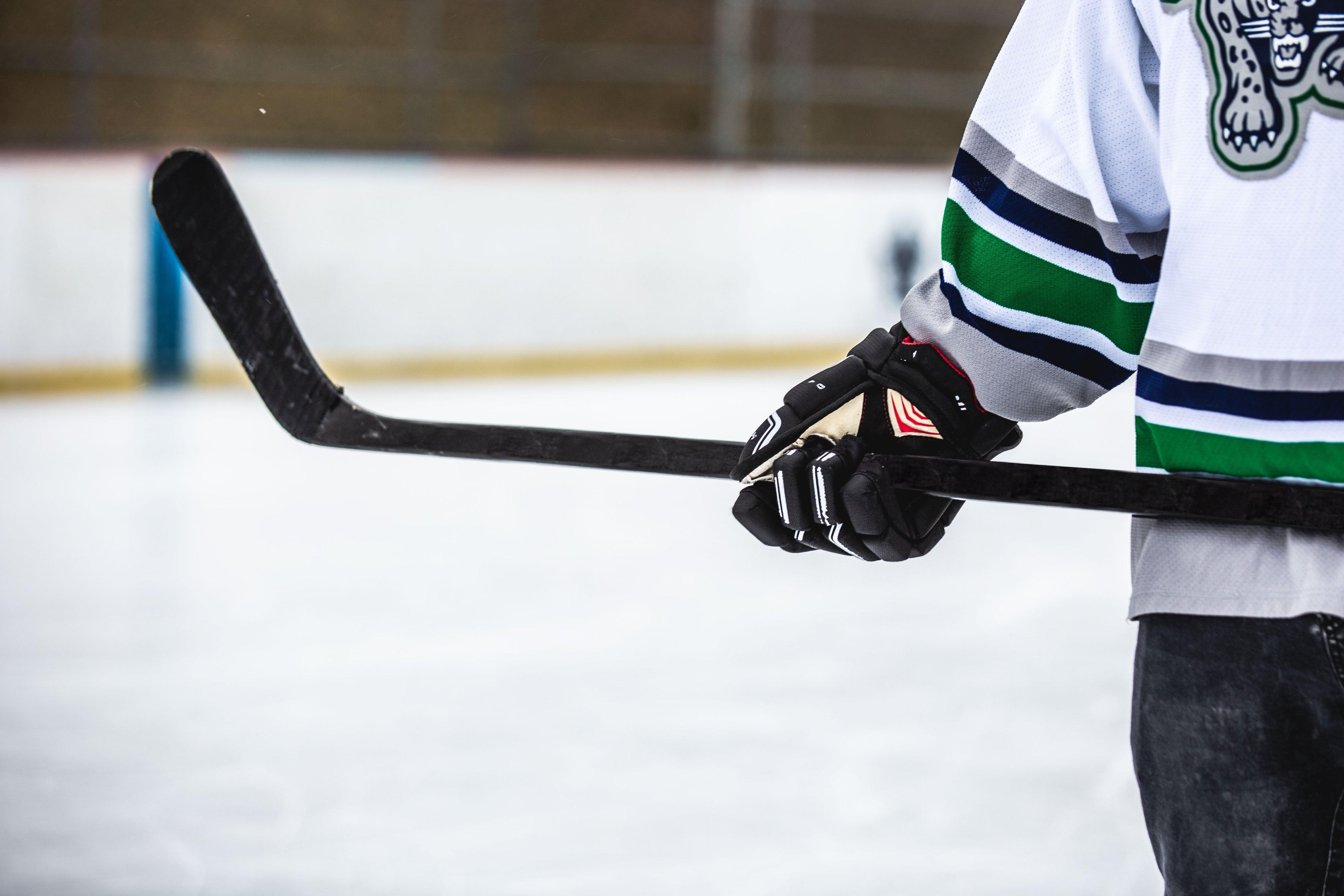 Best Hockey Stick 2025 | Buying Guide & Cheap Hockey Sticks Canada